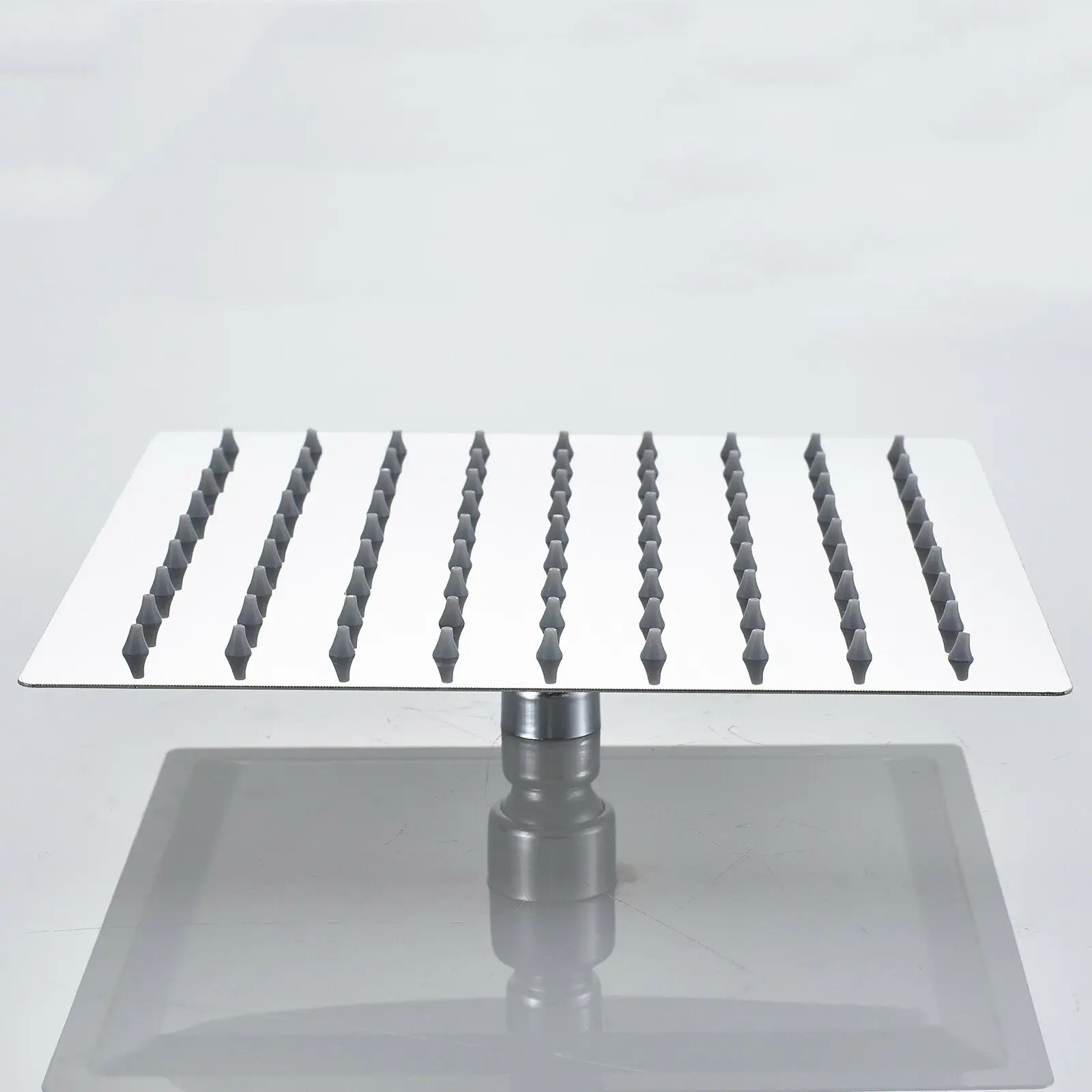 Luksuslik kroomitud LED vihmasaju dušš roostevabast terasest | kujundav pilt e-kaubamaja pildikogust