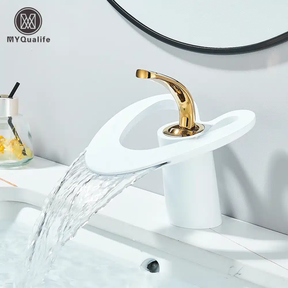 Stiilne disain veevoolu kraan, ühe käepidemega | kujundav pilt e-kaubamaja pildikogust