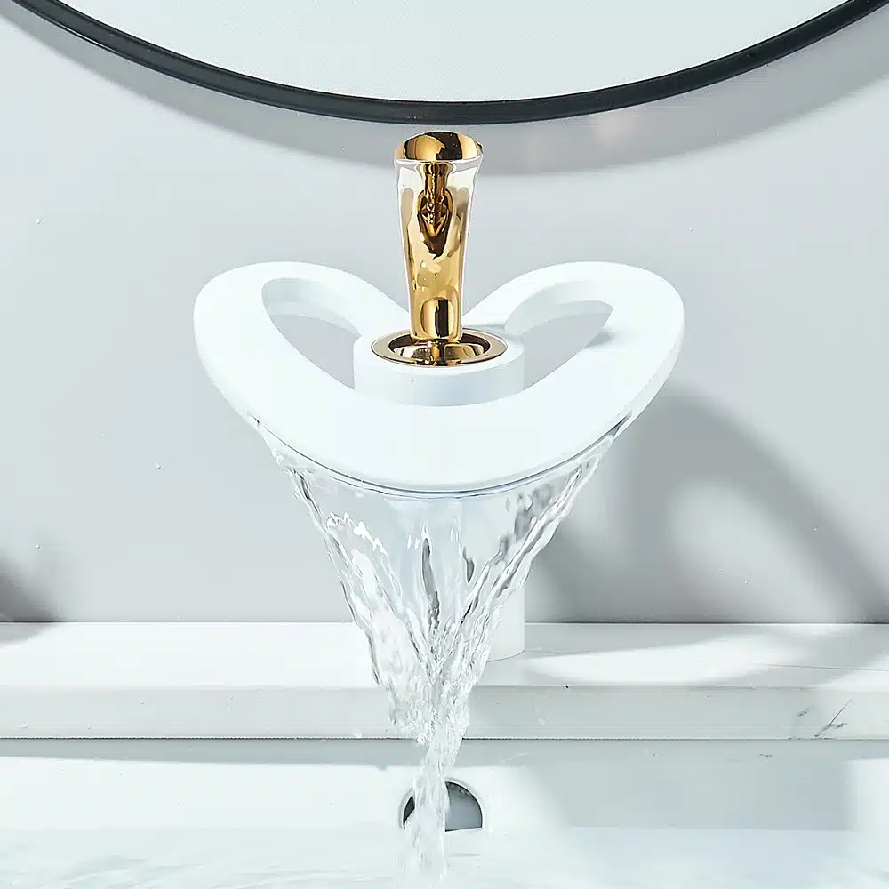 Stiilne disain veevoolu kraan, ühe käepidemega | kujundav pilt e-kaubamaja pildikogust