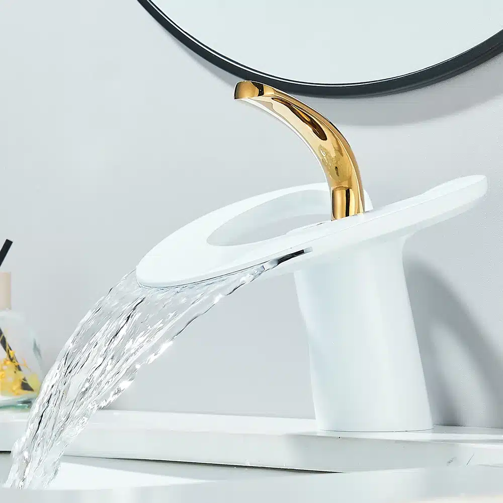 Stiilne disain veevoolu kraan, ühe käepidemega | kujundav pilt e-kaubamaja pildikogust