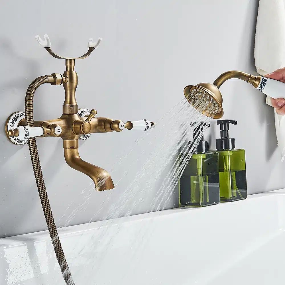 Antiik stiilis ilus messingist vannitoa dušisegisti | kujundav pilt e-kaubamaja pildikogust