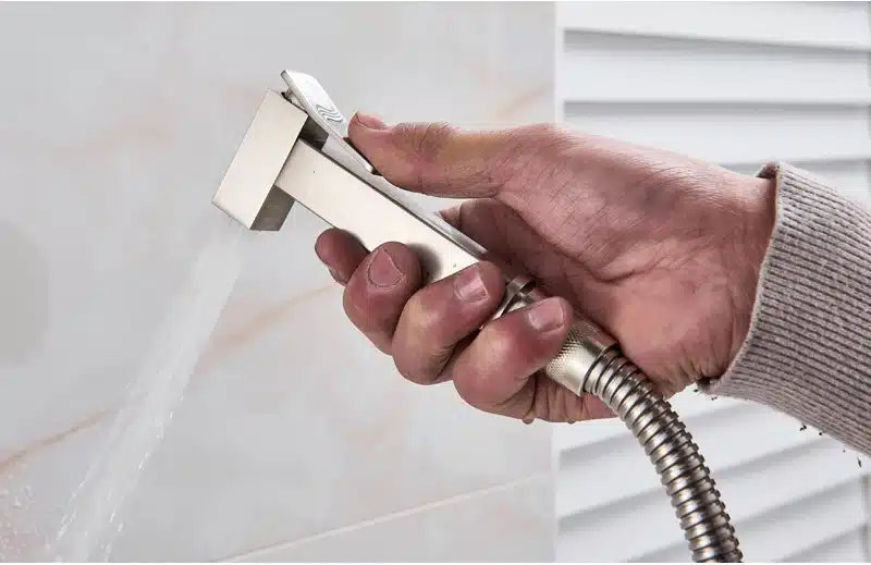 Disain dušisegisti külma ja sooja veega | kujundav pilt e-kaubamaja pildikogust