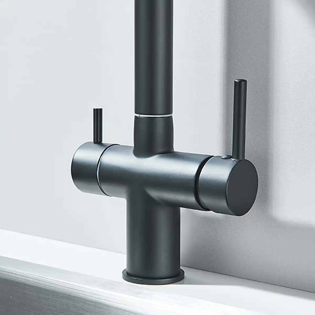 Köögisegisti kuuma ja külma veega, 360° pööratav, filtriga | kujundav pilt e-kaubamaja pildikogust