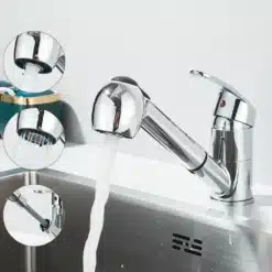 Läikiv kroomitud köögisegisti, ühekohaline, taustal kraanikauss. Segistil on elegantne hõbedane viimistlus ja ergonoomiline käepide, mis sobib ideaalselt kaasaegse köögi interjööriga.