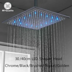 Vihmadušš LED-valgusega, messingist ruudukujuline, ripub stiilses kaasaegses vannitoas. Duššist langevad vett koos sinise LED-valgusega, lisades stiili ja uuenduslikkust ruumi.