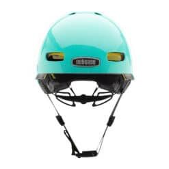 Jalgrattakiiver Nutcase Tiffany's Brunch Reflective MIPS, heleroheline toon, kiiver pealtvaates valgel taustal. Turvaline ja mugav rihm kinnitusega, sobib peaümbermõõdule 56-60cm.