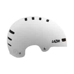 Kiiver LAZER ONE+ Matte White (L) ja matte valget värvi jalgratturikiiver, millel on mitmed ventilatsiooniavad ja must logo. Modernse ja aerodünaamilise disainiga ühtlase taustaga foto.