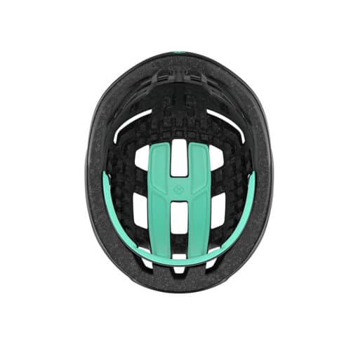 Jalgrattakiiver LAZER Tempo KinetiCore CECPSC, Black Unisize, vaade pealtpoolt, musta ja helerohelist värvi pehmendustega, mis pakuvad optimaalset ventilatsiooni ja turvalisust.