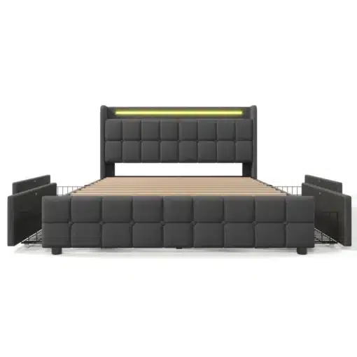 Modernne voodi USB laadimise, LED valguse ja sahtlitega, mõõdus 180x200, halli pehmendusega peats ning puidust lamellipõhi, minimalistlikus stiilis taustal.