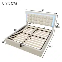 Pesukastiga voodi LED-valgustusega 140x200, mõõtmetega 146x213 cm, nahkpolstriga peatsi ja külgedega. Peatsi servades on sinised LED-tuled, rõhutades modernset disaini. Voodi metallraamil lamellid ja pesukast all hoiab ruumi korras.