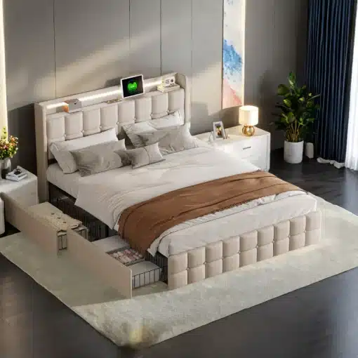 Elegantne voodi 160x200 USB laadimise ja LED valgustusega beige tooni pehme peatsiga, nelja sahtliga ja korrastatud öökappidega, mis paikneb moodsa ja valgusküllase magamistoa interjööris.