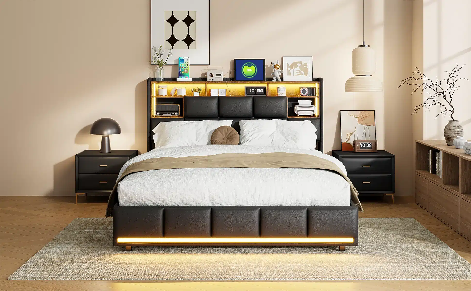 Kaheinimesevoodi LED-valgustusega, must PU materjalist, mõõtudega 140x200 cm, asub stiilses ja kaasaegses magamistoas koos öökappide ja dekoratsioonidega valgustatud riiulisemadega.