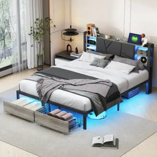 Moodne magamistuba LED-valgustusega, kaheinimesevoodi suuruses 160x200, mille all on sahtlid. Voodi on mustmetallist raamiga ja puidust detailidega, kaetud neutraalsete hallide ja valgete voodilinadega.