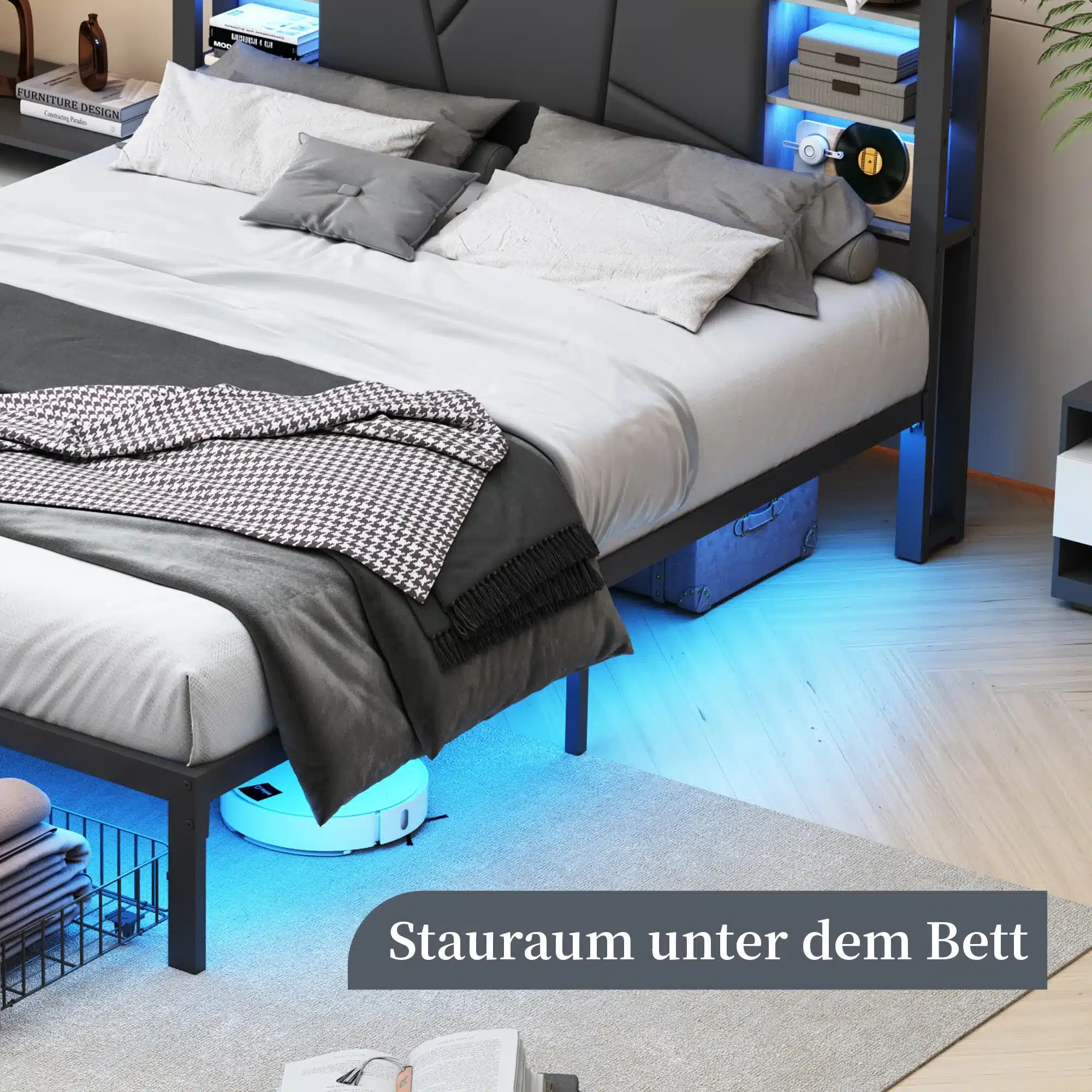 Stiilne voodi 160x200 sahtlite ja LED-valgustusega, kaetud hallide ja valgete padjadega, musta raamiga magamistoas, milles on heledat puitu põrand ja sinise valgusega aktsendid.