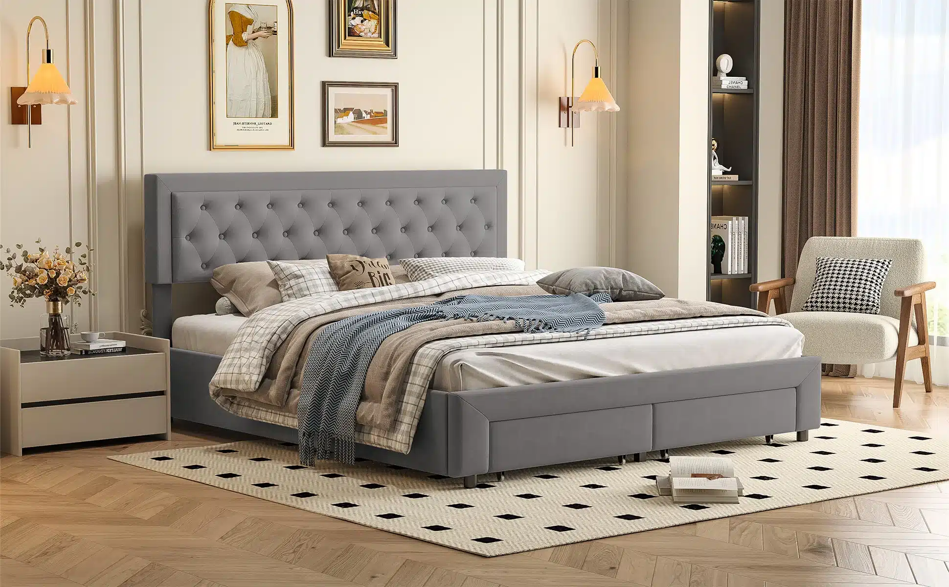 Beež 180x200 cm velvetist voodi koos pesu sahtlitega, asetatud elegantse magamistoa interjööri, taustal neutraalsed toonid seintel ja puitpõrand.