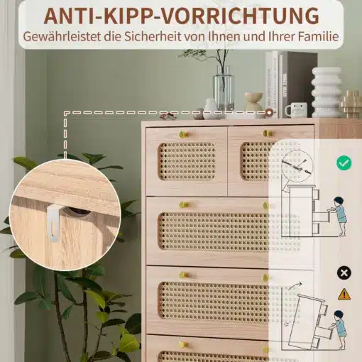 Sahtlitega kummut 5 sahtlit, värviline 60x34x91 cm; kummut naturaalsest puidust viimistlusega, millel on viis sahtlit kontrastsete dekoratiivsete paneelidega. Kummut on paigaldatud elutoa avarasse ruumi ja selle kõrval on taimed ning dekoratiivesemed.