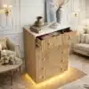 Kummut LED-valgustusega, kitsas 5 sahtliga, naturaalne puidust | E-pood Tootemaailm Naturaalne puidust kummut LED-valgustusega, kitsas disain, 5 sahtlit, stiilne sisustus valges toas.