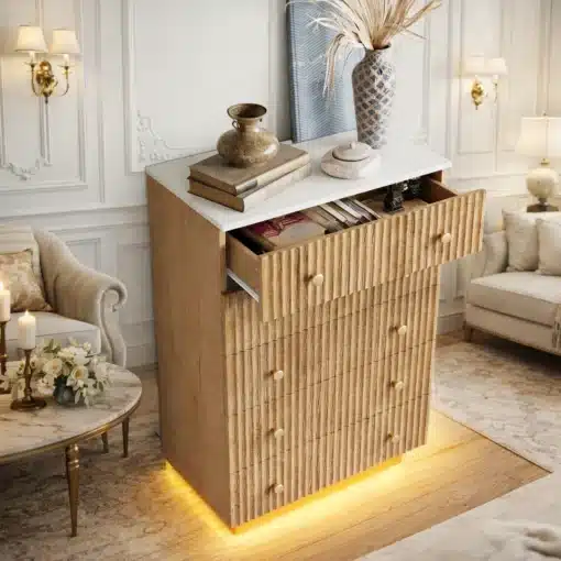 Kummut LED-valgustusega, kitsas 5 sahtliga, naturaalne puidust | E-pood Tootemaailm Naturaalne puidust kummut LED-valgustusega, kitsas disain, 5 sahtlit, stiilne sisustus valges toas.
