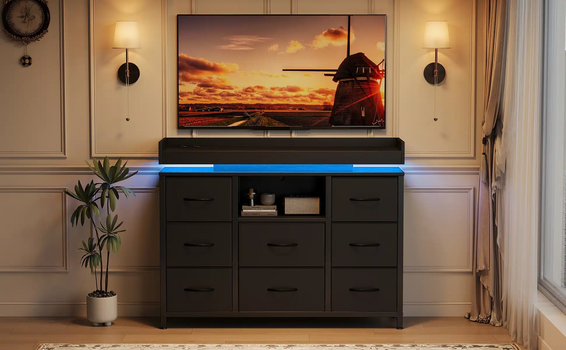 Elegantne tume kummut LED valgustusega, millel on kaheksa sahtlit ja sisseehitatud USB laadimisport. Kummut asetseb stiilses interjööris, kaunistatud taustvalgustuse ja kaasaegse sisustusega.