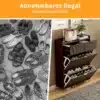 Must kingakapp kahe sahtli ja nelja sektsiooniga, mõõtudega 80x24x110 cm, asetatud esiku nurgas koos kaunitegaublistustega ja täidetud erinevat tüüpi jalanõudega.