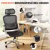 Kvaliteetne kontoritool ergonoomiline must reguleeritav, musta värvi võrkkangast seljatoega ja polsterdatud istmega, mis on reguleeritav kõikides suundades. Toolil on hõbedane metallraam ja ratastel alus puitpõrandal tänapäevases kontoris.