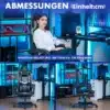 Ergonoomiline mänguritool jalatoega, millel on seljatoe padi. Tool on musta ja halli värvusega ning asub kaasaegses arvutimängude toas, mille taustaks on sinise valgusega riiul.