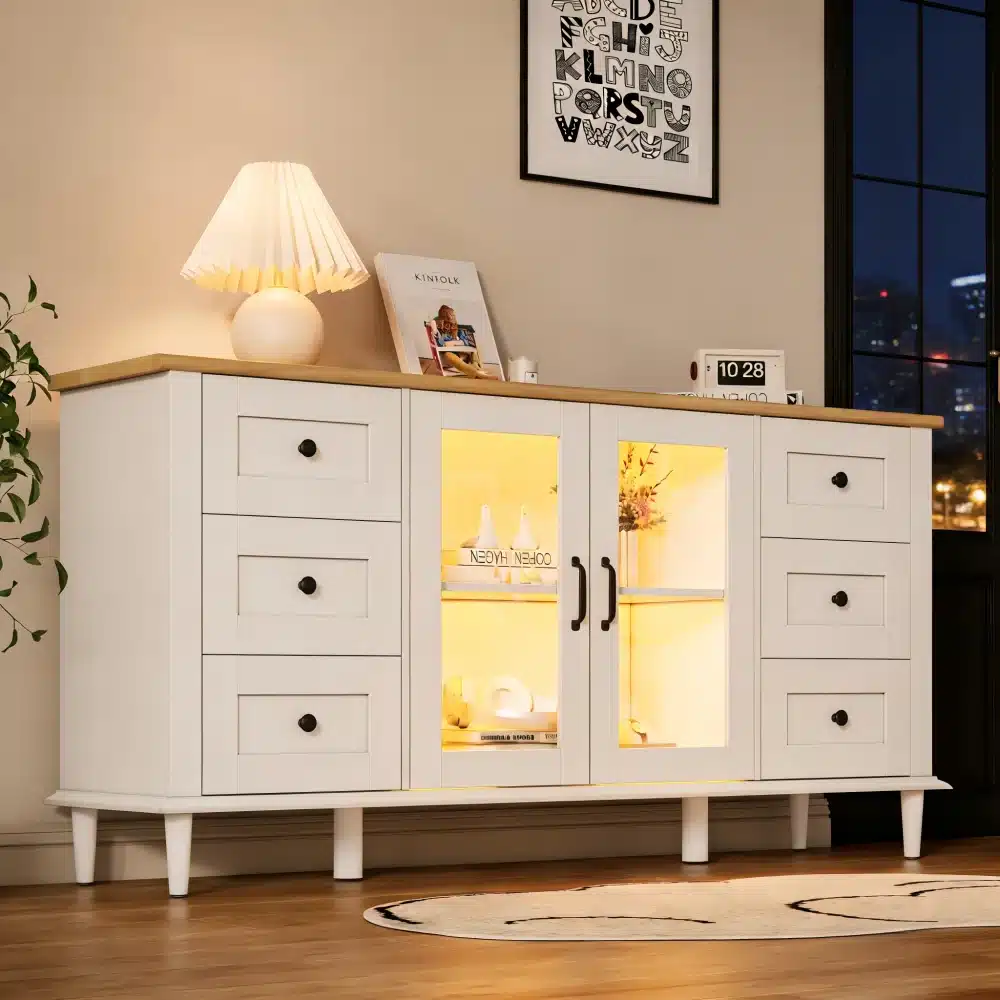 Kummut LED valgustusega, klaasuste ja 6 sahtliga, 150 cm. Tänapäevane valge kummut, mille keskmes on sädelev LED valgustus klaasuste taga ja kuus mahukat sahtlit. Sobib ideaalselt stiilsesse elutuppa, pakkudes funktsionaalsust ning elegantsust.