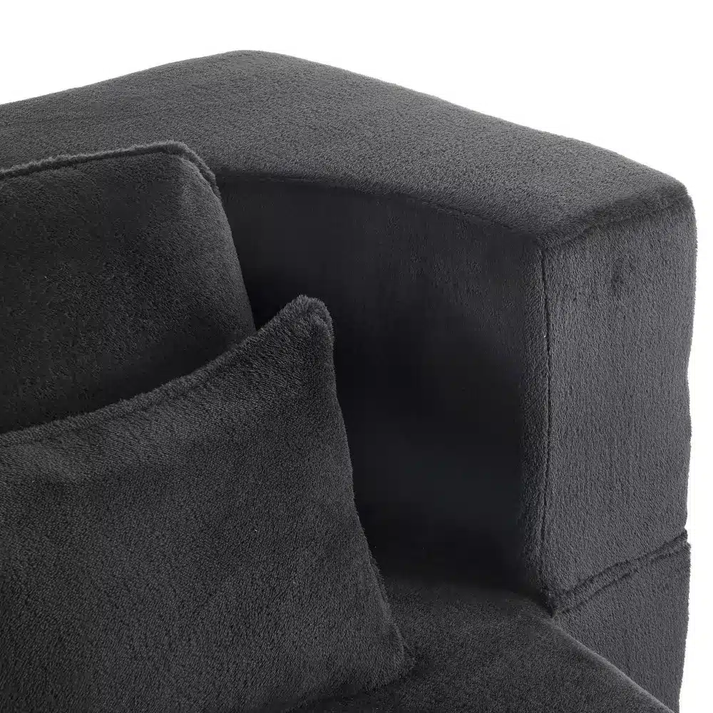Pehme lahtikäiv põrandadiivan, 4 padjaga, flanell, halli värvi ja sileda tekstuuriga. Diivani nurgad on täidetud mugavate ja kohevust lisavate patjadega, mis pakuvad täiendavat tuge ja stiili.