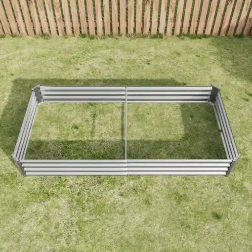 Tsingitud terasest kõrge peenrakast avatud põhjaga 8x3x1 ft | E-pood Tootemaailm Tsingitud terasest kõrge peenrakast avatud põhjaga, mõõtmetega 8x3x1 ft, paikneb rohelisel murul puidust aia taustal.