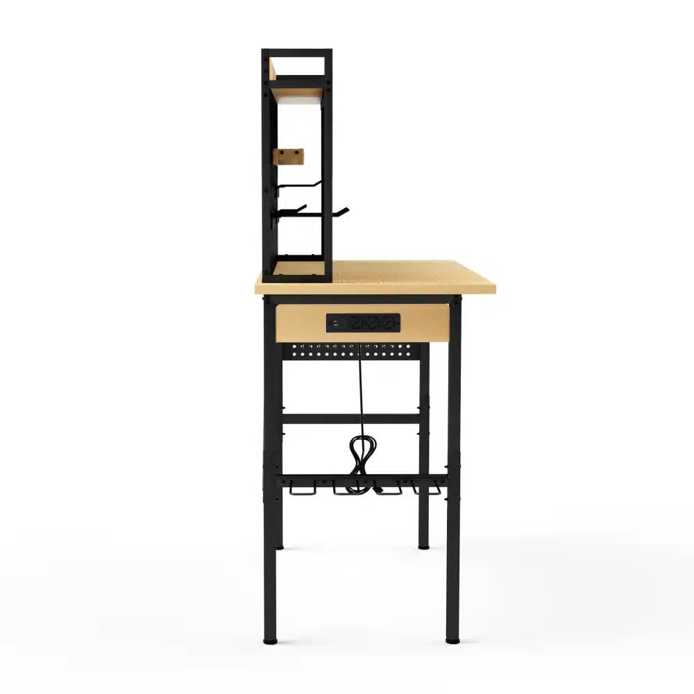 Töölaud 120 cm reguleeritav musta metallraamiga, tööriistapaneel ja puidust riiulid valgel taustal.