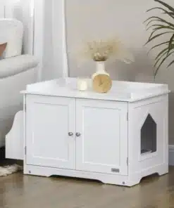 Elegantne valge kassiliivakasti kapp koos reguleeritava vaheseinaga, mõõtmed 86x48x52. Kapp on paigutatud elutuppa, sobitudes hästi heleda koduinterjööriga. Kaunistatud dekoratiivsete esemetega peal.