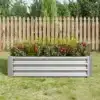 Tõstetud aiapeenar tsingitud terasest 120x60x30 cm | E-pood Tootemaailm Sirge servadega tõstetud aiapeenar tsingitud terasest mõõtudega 120x60x30 cm täis rohelisi ja punetavaid taimi, asetsemas rohumaal puidust aia taustal.