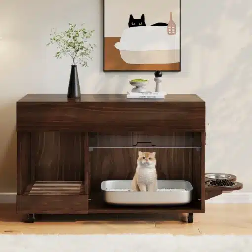 Kassiliivakasti kapp toidukausiga, pähklipruun, 100x45,5x67 cm | E-pood Tootemaailm Pähklipruun kassiliivakasti kapp toidukausiga paikneb valgusküllases ruumis, millel on dekoratiivsed elemendid ja puidust põrand. Kassi jaoks mõeldud liivakast on kapi sees, pakkudes diskreetset lahendust koos praktilise toidukausiga kõrval.