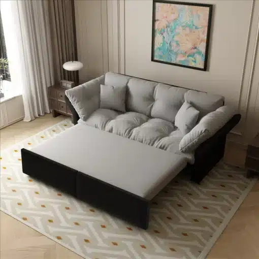 Diivanvoodi 3-in-1, samet, queen-size, 190 cm, | E-pood Tootemaailm Valge ja halli sametiga diivanvoodi 3-in-1, queen-size, 190 cm, avatud voodirežiimis valgusküllases elutoas, mille puitpõrandal on kerge mustriga vaip.
