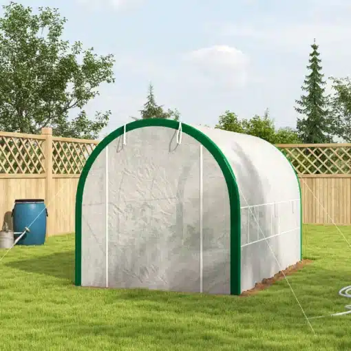 Kasvuhoone metallraamiga, valge, lukuga uksed, 3.5x2x2m | E-pood Tootemaailm Valge kasvuhoone metallraamiga, lukuga uksed, mõõdud 3.5x2x2m, avar aed ja rohelise muru taustal.