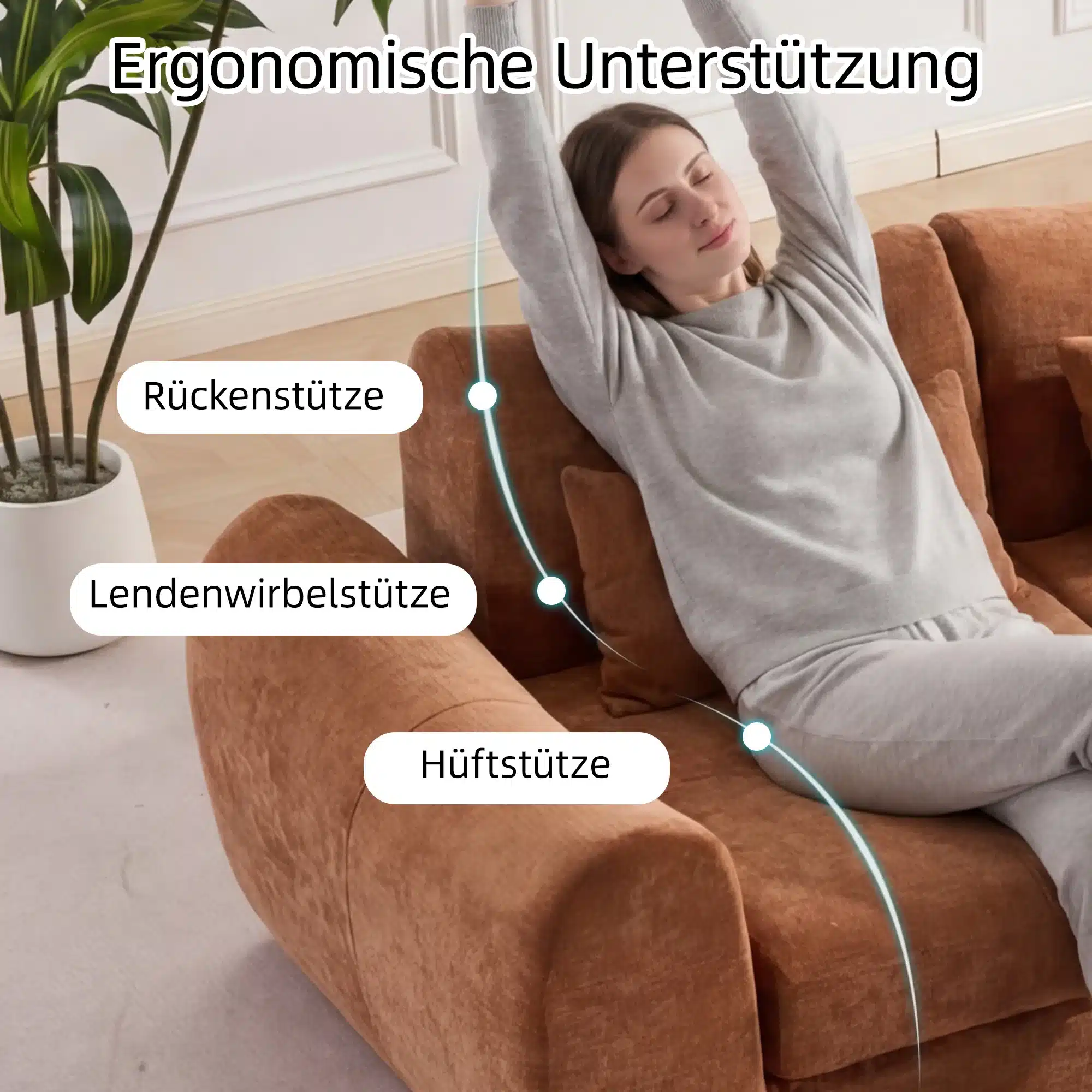 Naine istub mugavalt pruuni stiilse moodul diivanvoodi peal, käed üles tõstetud, taustal roheline taim ja hele sein. Diivanvoodil on märgitud alaselja ja puusade toestused, pakkudes ergonoomilist tuge.