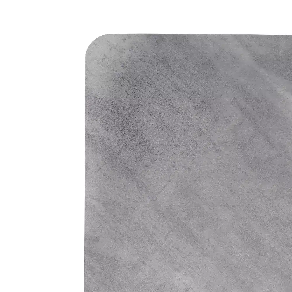 Söögilaud tammepuust, vastupidav ja lihtsa disainiga, millel on helehall pind ja minimalistlik välimus, asetatud valgel taustal.
