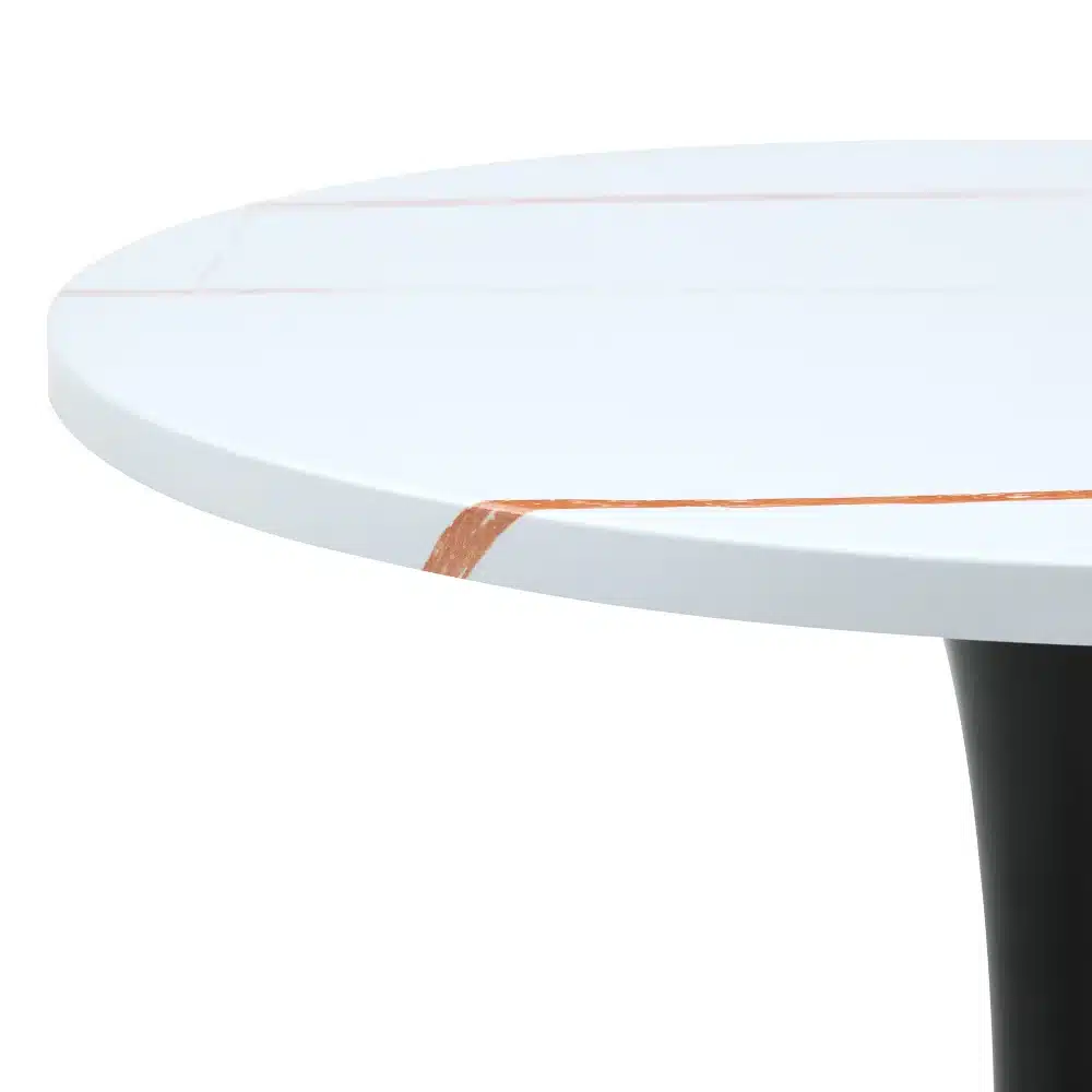 Elegantne ümmargune diivanilaud, mille läbimõõt on 60 cm. Laud on valmistatud kvaliteetsest pähklipuu MDF-ist ning toetub silmapaistvale kuldsele jalale, mis lisab luksuslikkust igasse elutuppa.