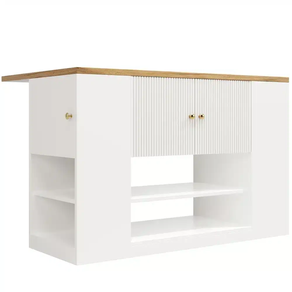 Valge köögisaar puidu efektiga tööpinnaga, millel on kapid kuldsete nuppudega, kaks avatud riiulit ja sahtlid. Elegantne ja kaasaegne disain sobib igasse kööki.