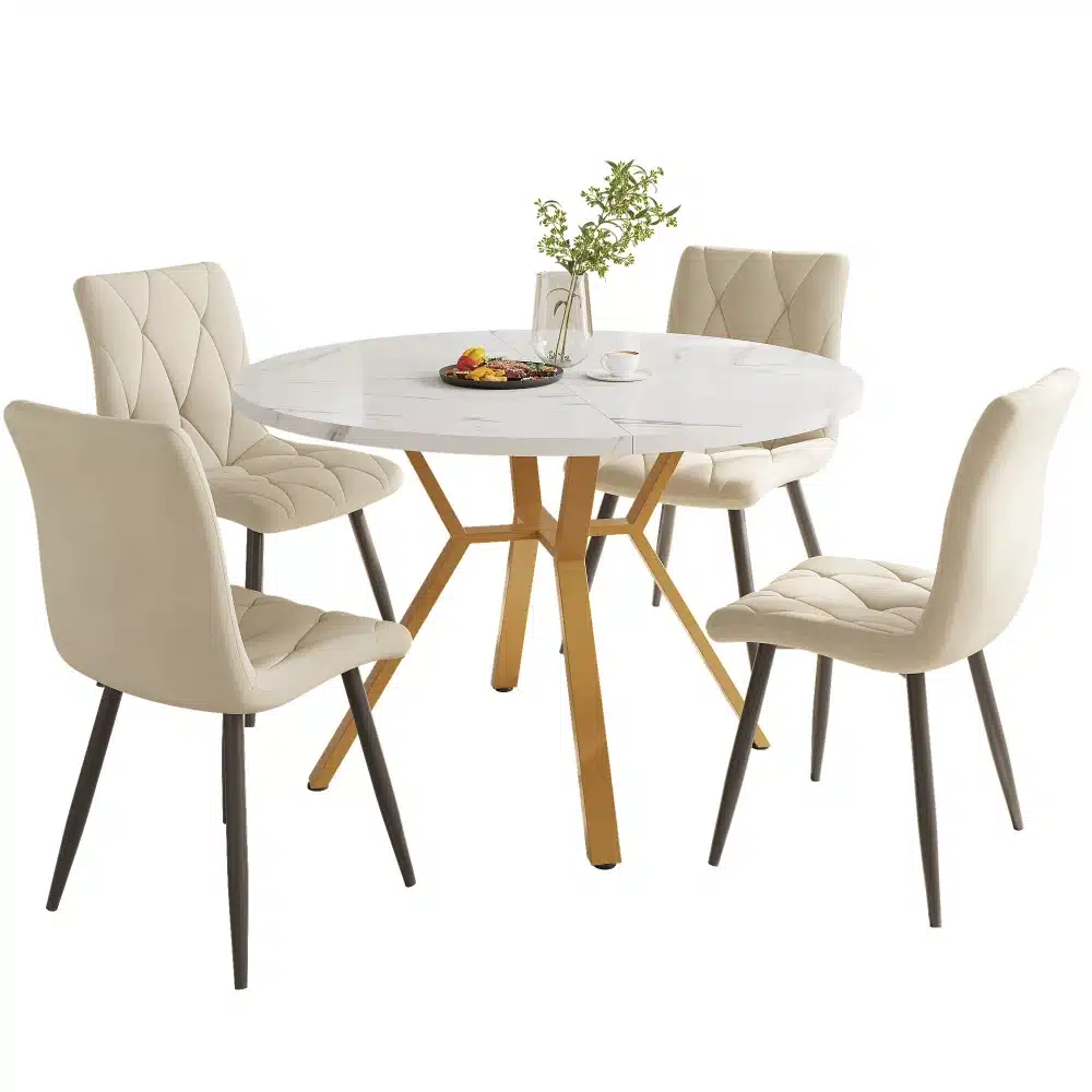 Ümmargune söögilaud koos elegantse marmorlauaga, mida ümbritsevad neli mugavat tooli beežides toonides, asetsevad minimalistlikul taustal.