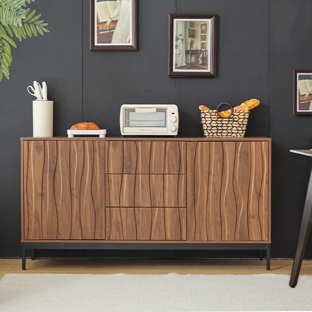 Modernne köögikapp tume pähkli toonis, kolme sahtliga, 150 cm lai, minimalistliku disainiga mustal taustal.