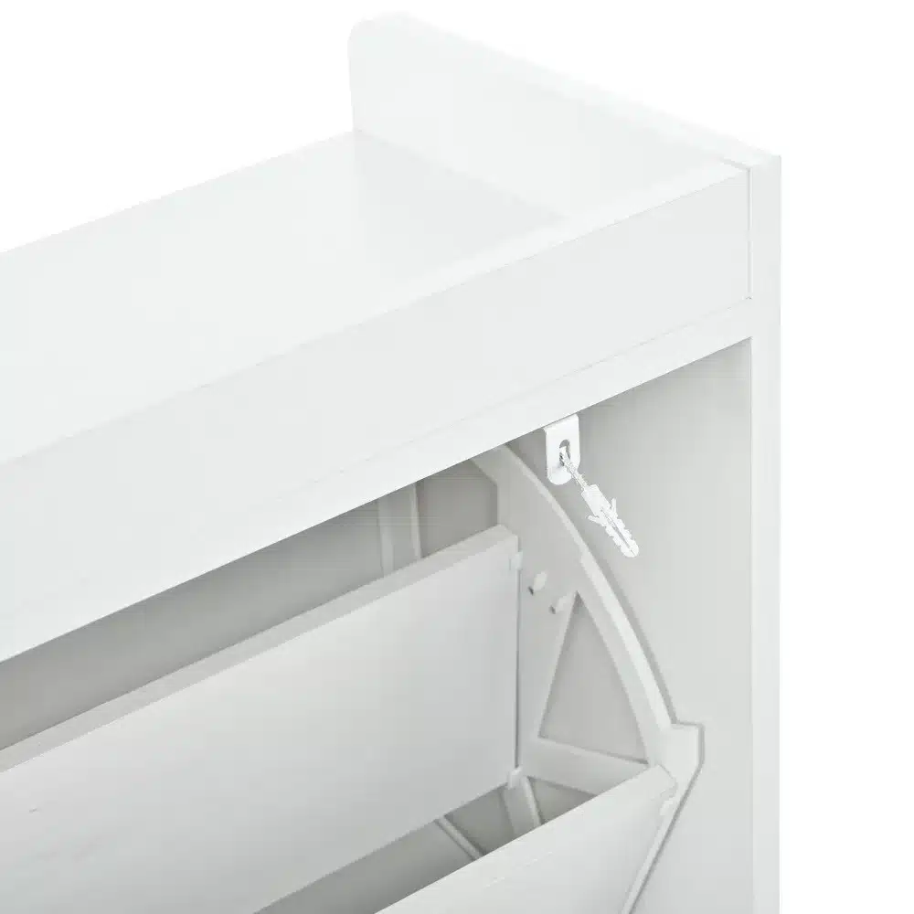 Valge kingakapp 4 uksega, 3D tekstuuriga, ruumisäästliku riiuli ja võtmega lukustussüsteem. Elegantne disain esikusse või magamistuppa.