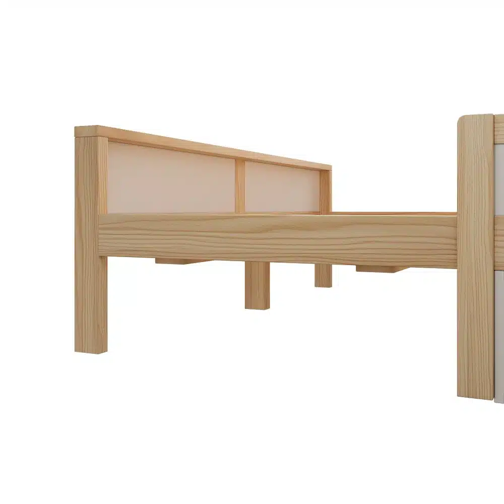 Lastevoodi kassikõrvadega, LED-valgus ja sahtliga 140x200, valmistatud naturaalsest puidust, taustal valge sein.
