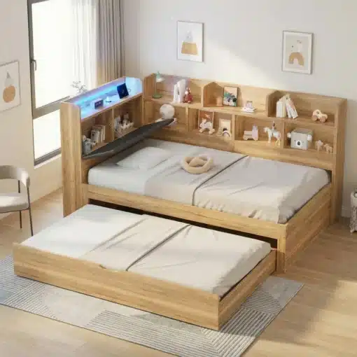 Naturaalsest puidust lastetoa voodi LED-valgustus, riiulid, usb | E-pood Tootemaailm Naturaalsest puidust lastetoa voodi koos LED-valgustuse, riiulite ja USB-pesadega. Voodi on helepruun, asetseb heledal põrandal ja ümbritsetud õrnalt kaunistatud seintega, luues rahu ja mugavust.