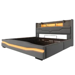 Stiilne hall polsterdatud voodi, mõõtmetega 180x200, hõlmab sisseehitatud LED-valgustust ja USB-C pordi, mille taustal klassikaline magamistoa sein.