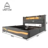 Stiilne polsterdatud voodi panipaigaga 180x200 LED ja USB-C | E-pood Tootemaailm Stiilne polsterdatud voodi panipaigaga 180x200, millel on integreeritud LED-valgustus ja USB-C port, toodetakse kvaliteetsest hallist materjalist. Voodi mõõdud on 180x200 cm, hall voodi lisab magamistoale modernset ilmet.