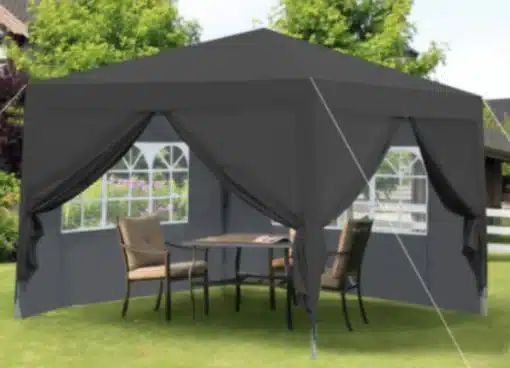 Pop up aiatelk 3x3m veekindel UV50+ | E-pood Tootemaailm Pop up aiatelk 3x3m veekindel UV50+ musta värvi, tugev metallkarkass ja läbipaistvate akendega külgpaneelid, seatud rohelisele murule.