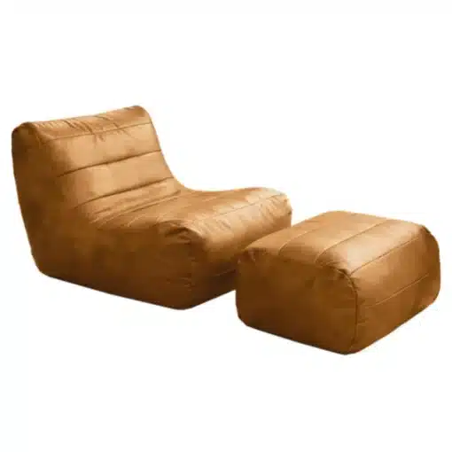 Kompaktne ergonoomiline jalatoega tugitool elutuppa | E-pood Tootemaailm Kompaktne ergonoomiline jalatoega tugitool elutuppa, pruunist nahast kattega, mugava disainiga, valgel taustal.