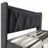 Panipaigaga voodi 160x200 USB laadijaga ja 4 sahtliga | E-pood Tootemaailm Panipaigaga voodi 160x200 USB laadijaga ja 4 sahtliga, halli polsterduse ja musta raamiga, taustal valge sein.