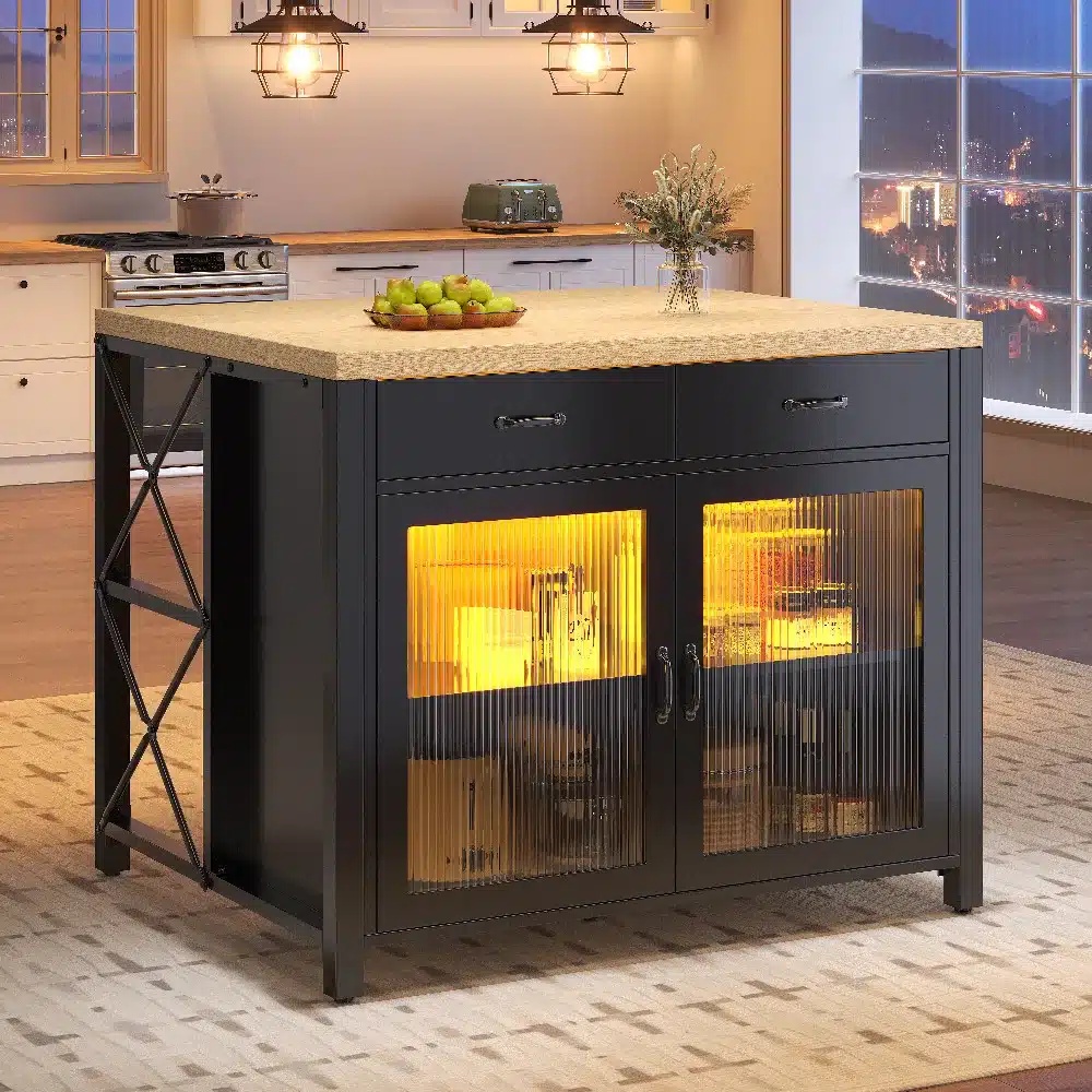 Elegantne köögilaud kapi, LED-valgusega, puidu imitatsiooniga pind, must metallist raam ja soojad LED-tuled, mis loovad hubase atmosfääri modernses köögis.